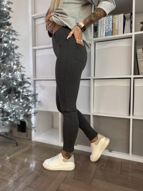 Spodnie bawełniane z kieszeniami z tyłu grafitowe