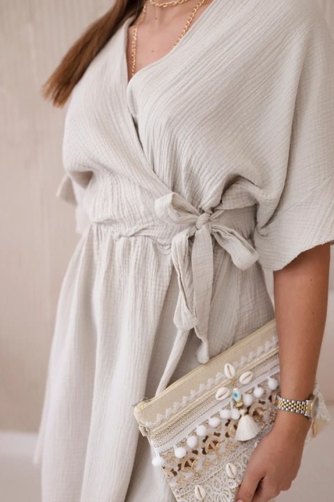 Sukienka muślinowa taliowana ciemno beżowa