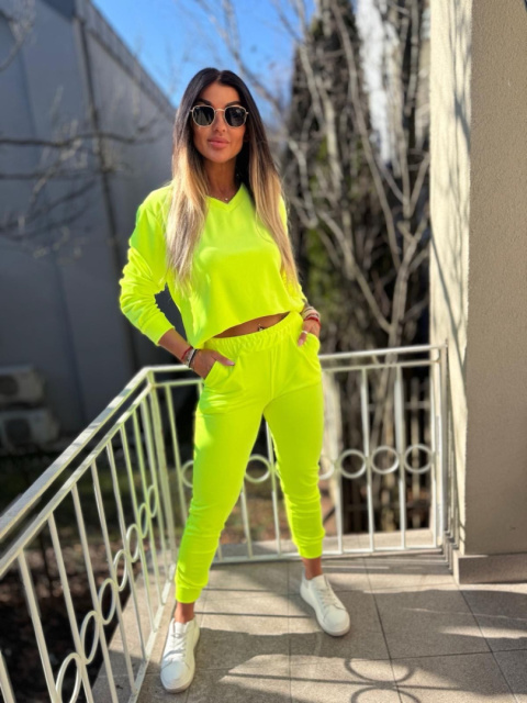 Welurowy dres RONY I NEON CYTRYNA I długi rękaw I dekolt w serek