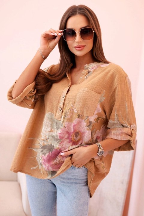 Bluzka damska z bawełny z kwiatowym wzorem i guzikami camelowa