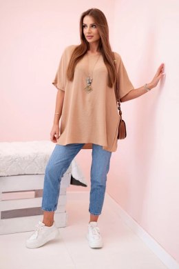 Bluzka oversize z wisiorkiem jasny camelowy