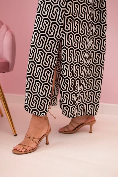 Sukienka damska na ramiączkach z hexagonalnym wzorem czarna