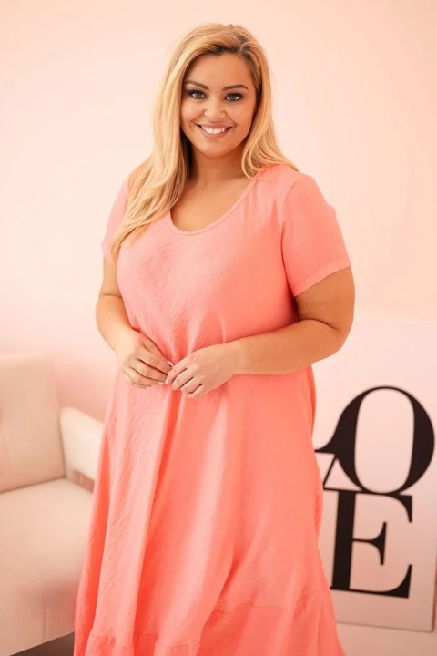 Sukienka damska plus size z krótkim rękawem i falbaną z lekkiej wiskozy różowa