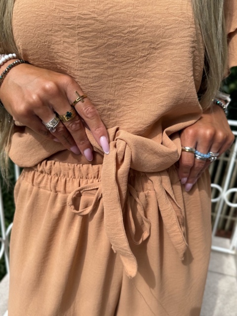 Damski oversizowy komplet LAURA | FALBANKA | CAMEL | bluzka+spodnie | rozmiar uniwersalny