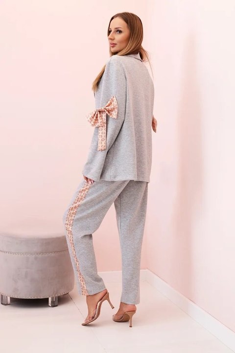 Komplet damska z wiskozą - marynarka z klapami i spodnie z lampasem szary