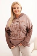 Bluza damska Plus Size dekatyzowana z kapturem i nadrukiem brązowa
