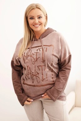 Bluza damska Plus Size dekatyzowana z kapturem i nadrukiem brązowa