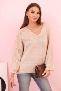 Sweter damski z moheru o luźnym kroju i dekolcie w serek beżowy