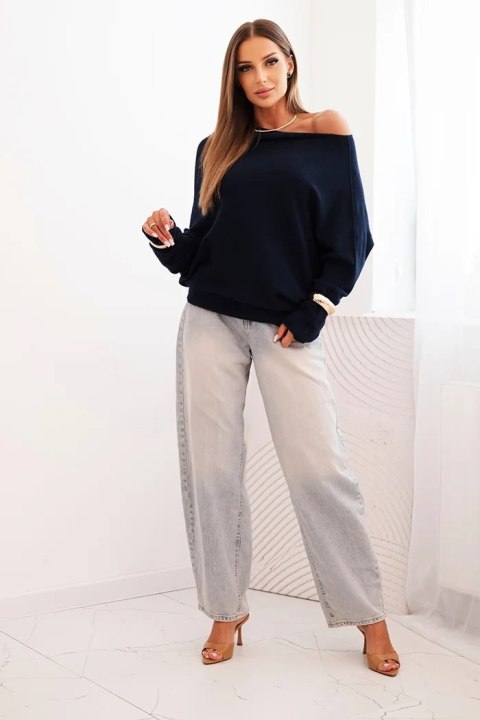 Sweter damski wiskozowy asymetryczny typu nietoperz granatowy