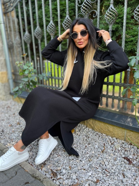 Długa sukienka DALLAS ocieplana z kapturem czerń one size