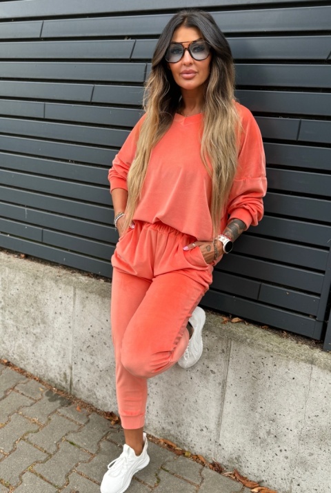 Welurowy dres RONY | ŁOSOŚ| długi rękaw | dekolt w serek