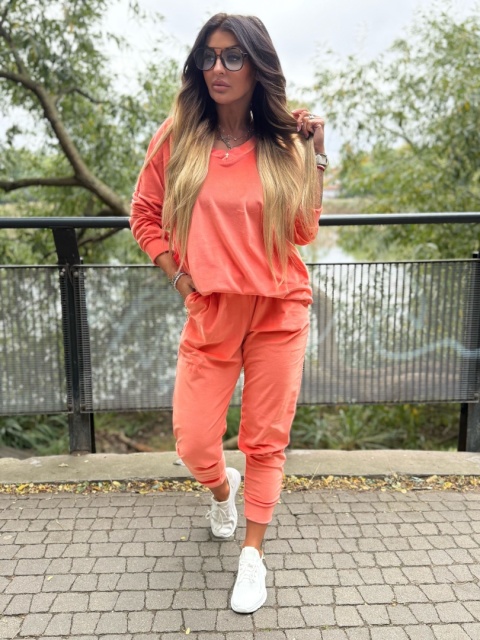 Welurowy dres RONY | ŁOSOŚ| długi rękaw | dekolt w serek