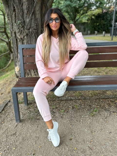 Welurowy dres RONY | WATA CUKROWA | długi rękaw | dekolt w serek