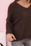 Sweter damski z moheru o luźnym kroju i dekolcie w serek brązowy