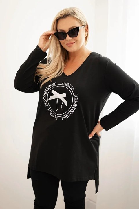 Bluzka damska z dłuższym tyłem i nadrukiem czarna