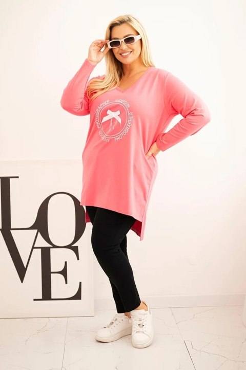 Bluzka damska z dłuższym tyłem i nadrukiem różowa