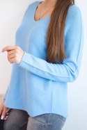 Sweter damska z wiskozą z dekoltem w serek niebieski