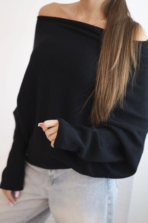 Sweter damski wiskozowy asymetryczny typu nietoperz czarny