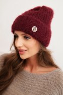Czapka damska zimowa z puszystej dzianiny i z eleganckim guzikiem bordowa