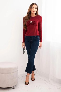 Bluzka damska z wiskozy dopasowana z drapowaniem i broszką bordowa