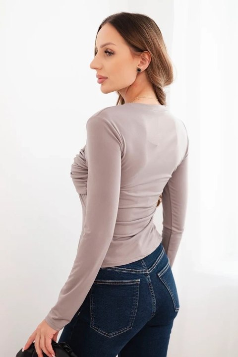 Bluzka damska z wiskozy dopasowana z drapowaniem i broszką fango