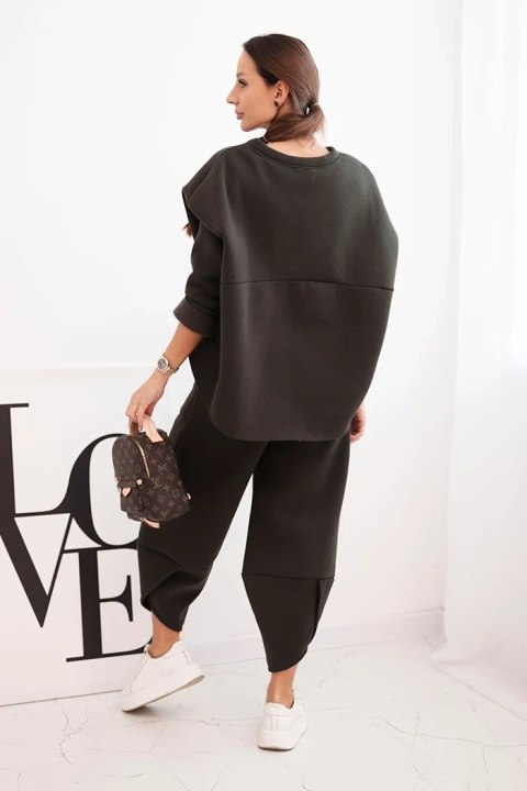 Komplet damski dresowy z grubszego materiału z szerokimi nogawkami khaki