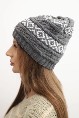 Czapka damska zimowa z wzorem i wełną K425 grafitowa