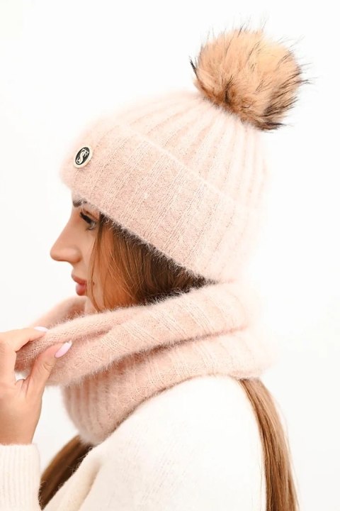 Komplet damski zimowy z pomponem i komin jasny pudrowy róż