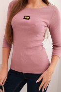 Bluzka damska prążkowana z rękawem 3/4 i ozdobną naszywką ciemno różowa