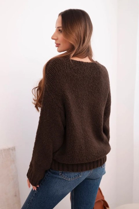 Sweter damski z miękkiej dzianiny z dekoltem V brązowy