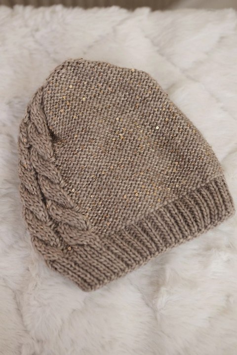 Czapka damska Amira K359 ciemno beżowa