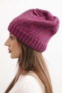 Czapka damska zimowa z wełną i zdobieniem z dżetów K480 ciemno fioletowa