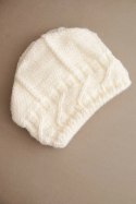 Czapka damska zimowa z wełną o grubym splocie warkoczowym K481 ecru