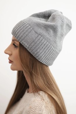 Czapka damska zimowa z wełną o klasycznym prążkowanym splocie K444 szara