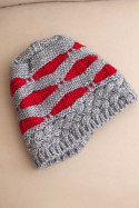 Czapka damska zimowa z wełną w gruby splot i paski K465 szara + czerwona