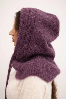 Czapka kaptur damski z wiązaniem i warkoczowym splotem ciemno fioletowa