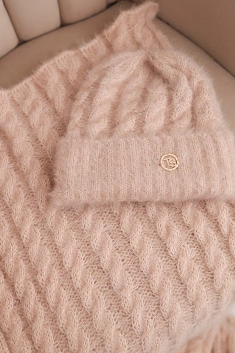 Komplet damski czapka i szalik prążkowany z ozdobą beżowy