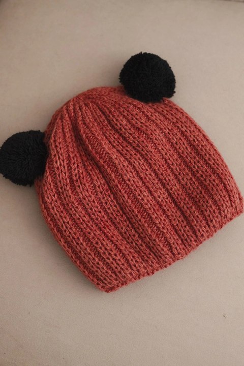 Czapka damska zimowa wełniana z pomponem K433 ruda