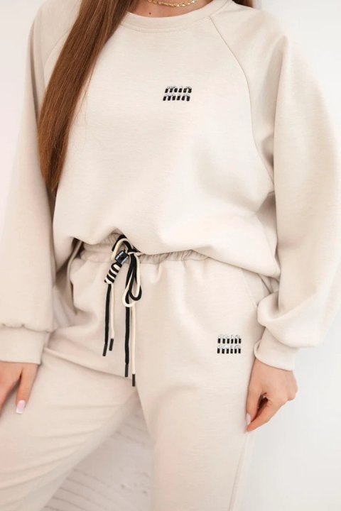 Komplet damski masełkowy z wiskozy z bluzą i spodniami beżowy