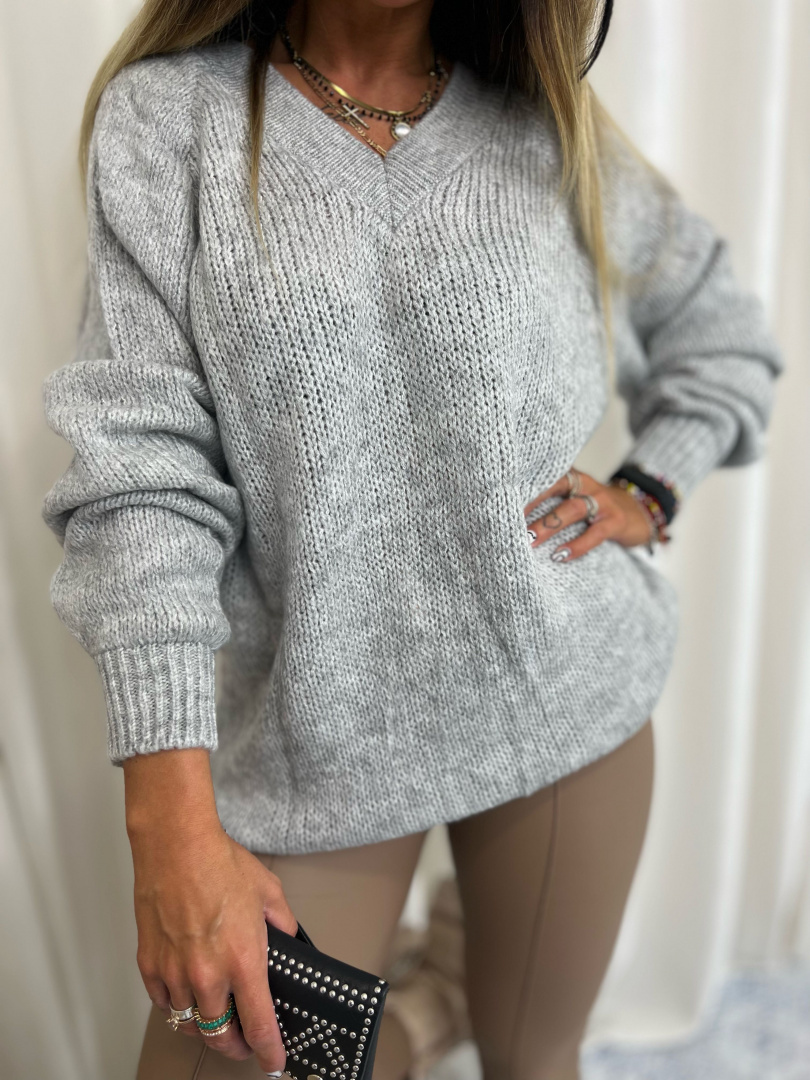 Dzianinowy swetr DIEGO | popiel I podwójny dekolt | one size