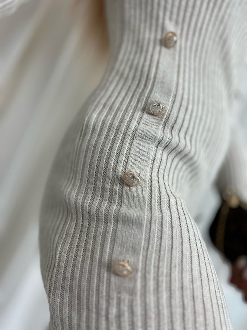 Prążkowana sukienka ARCTIC | ecru | podwójne guziki | rozporek | one size