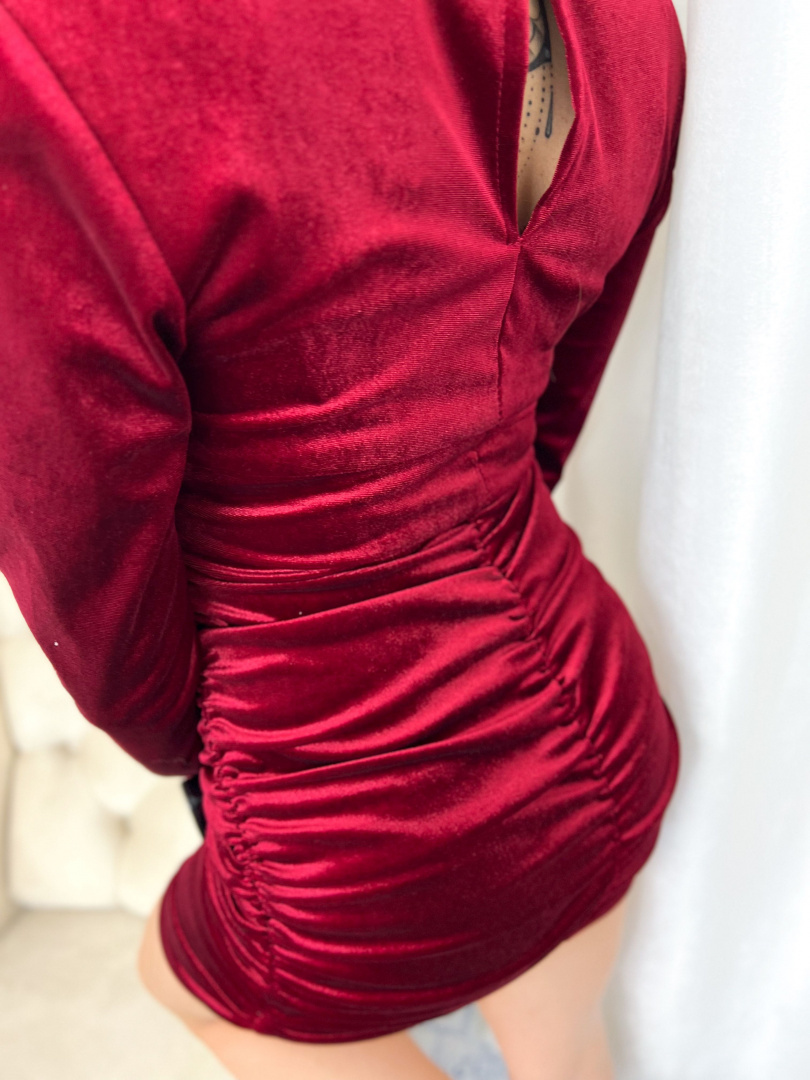 Sukienka z aksamitnego materiału SYDNEY | czerwień | cyrkonie przy dekolcie | one size