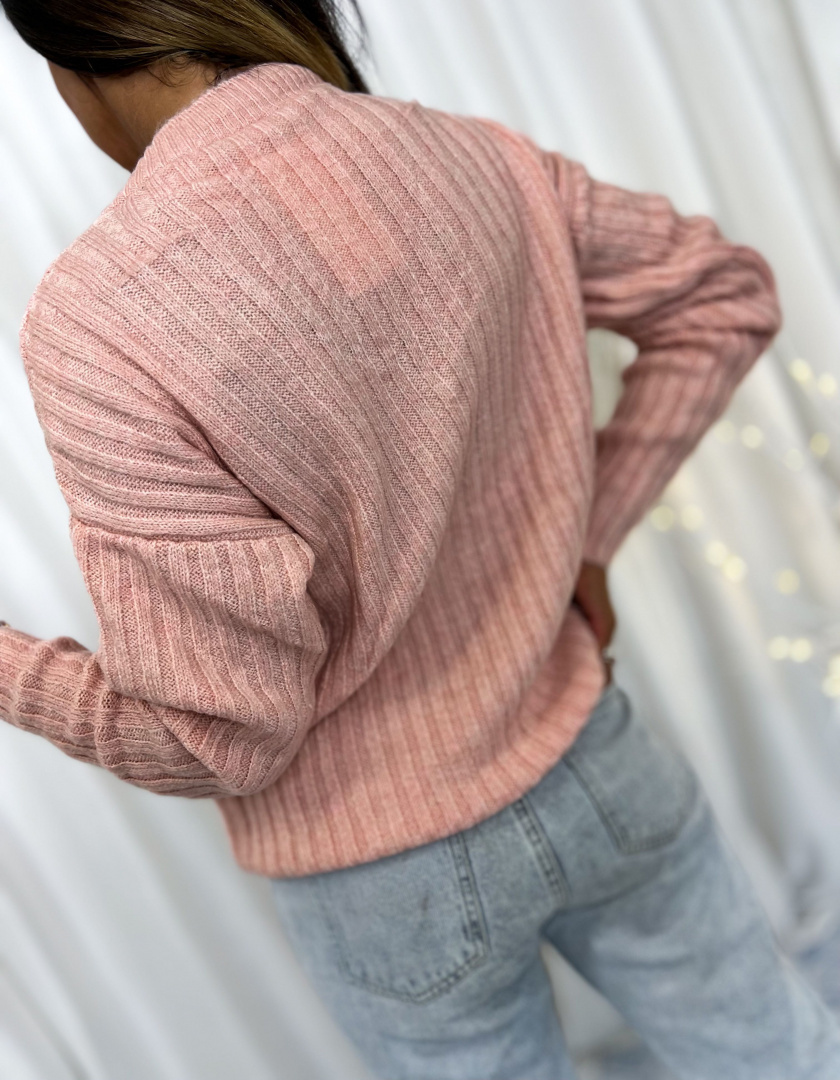 Dzianinowy sweter MACA z dekoltem w serek | pudrowy róż | oversize