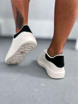 Białe sportowe buty QUEEN | czarna wstawka | sznurowane | eko skóra