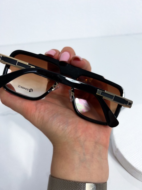 Okulary przeciwsłoneczne VILLAIN | prostokątna czarna oprawa | brąz | 400 UV